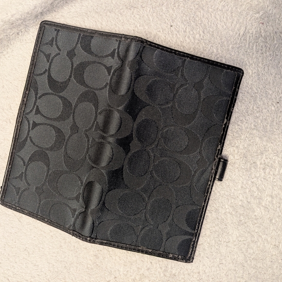 Coach Chequebook Wallet - Picture 3 of 6